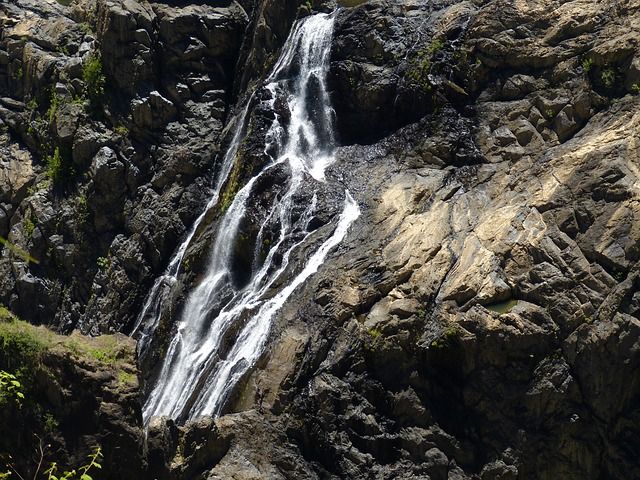 Cairns Waterfall | Alpha Airport Parking